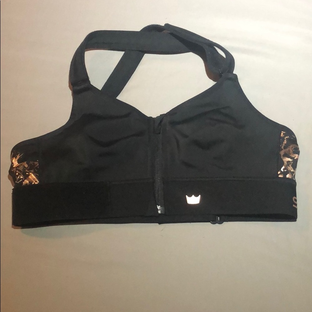 Black supportive sports bra